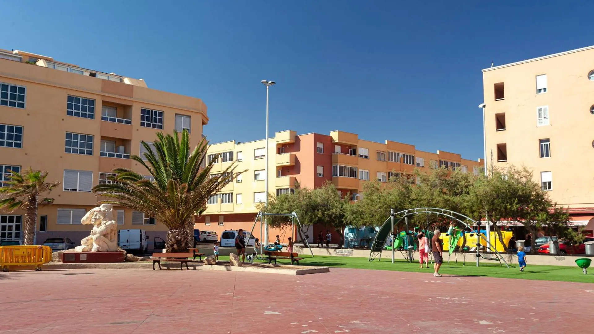 Modern Spacious 3 Bedroom Apartment Near The Beach El Medano  El Medano (Tenerife)