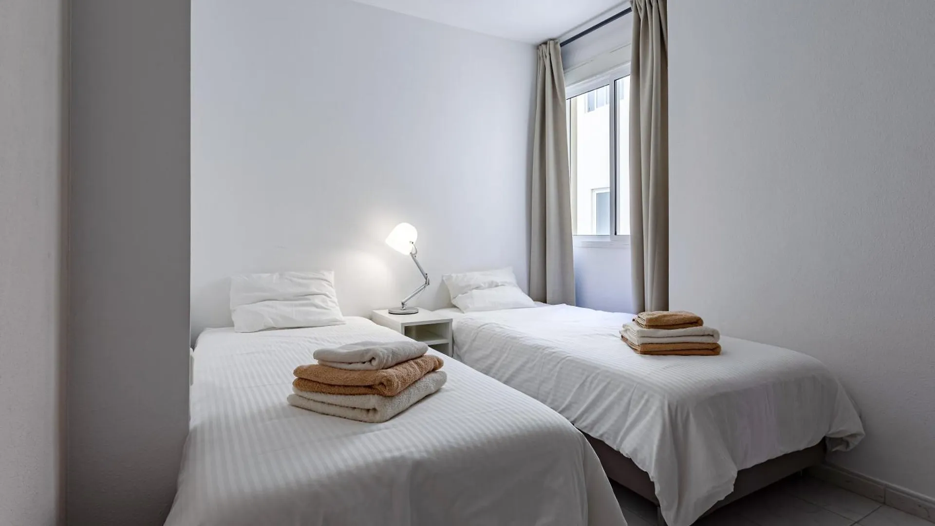 Modern Spacious 3 Bedroom Apartment Near The Beach El Medano