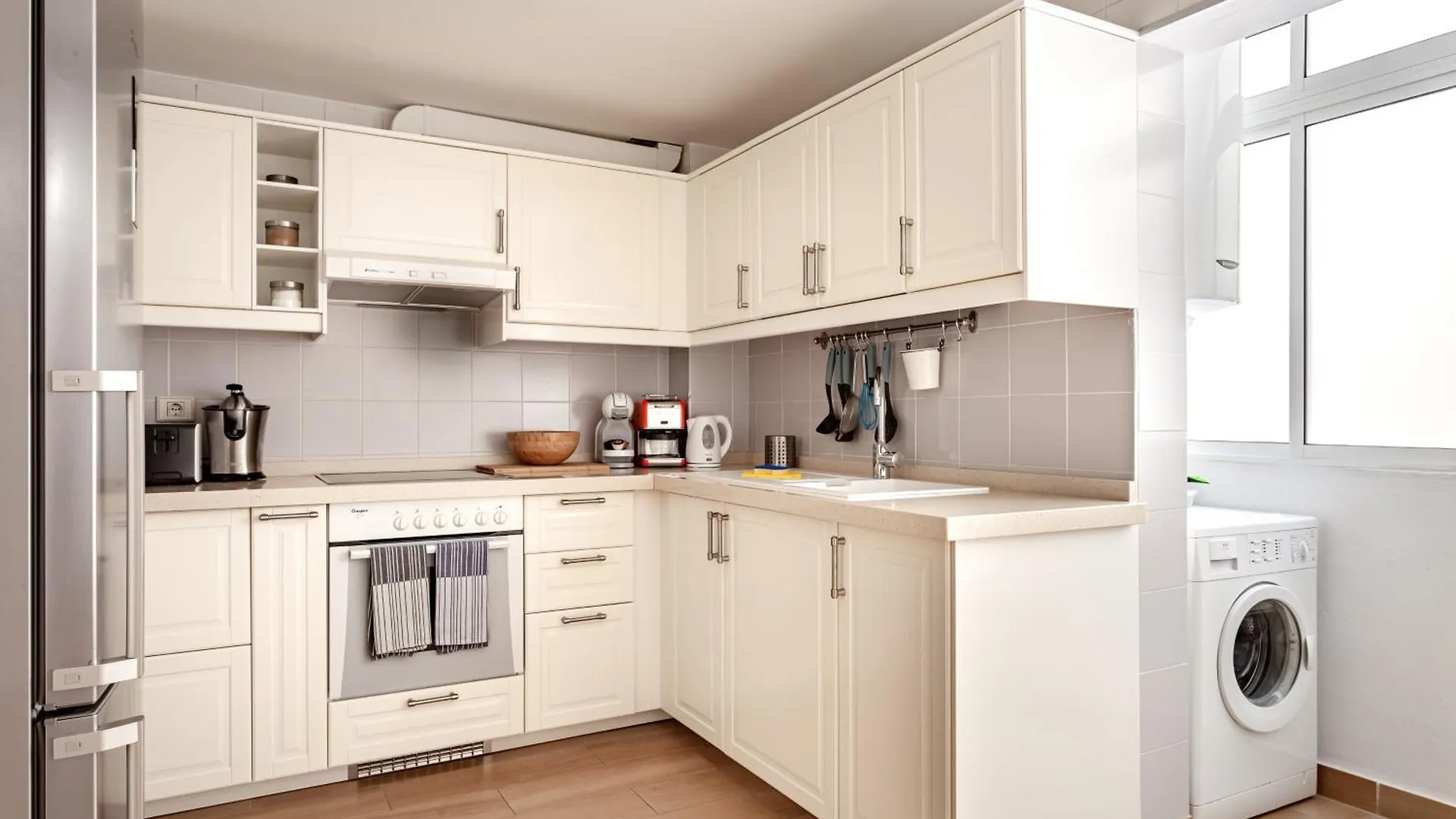 Modern Spacious 3 Bedroom Apartment Near The Beach El Medano