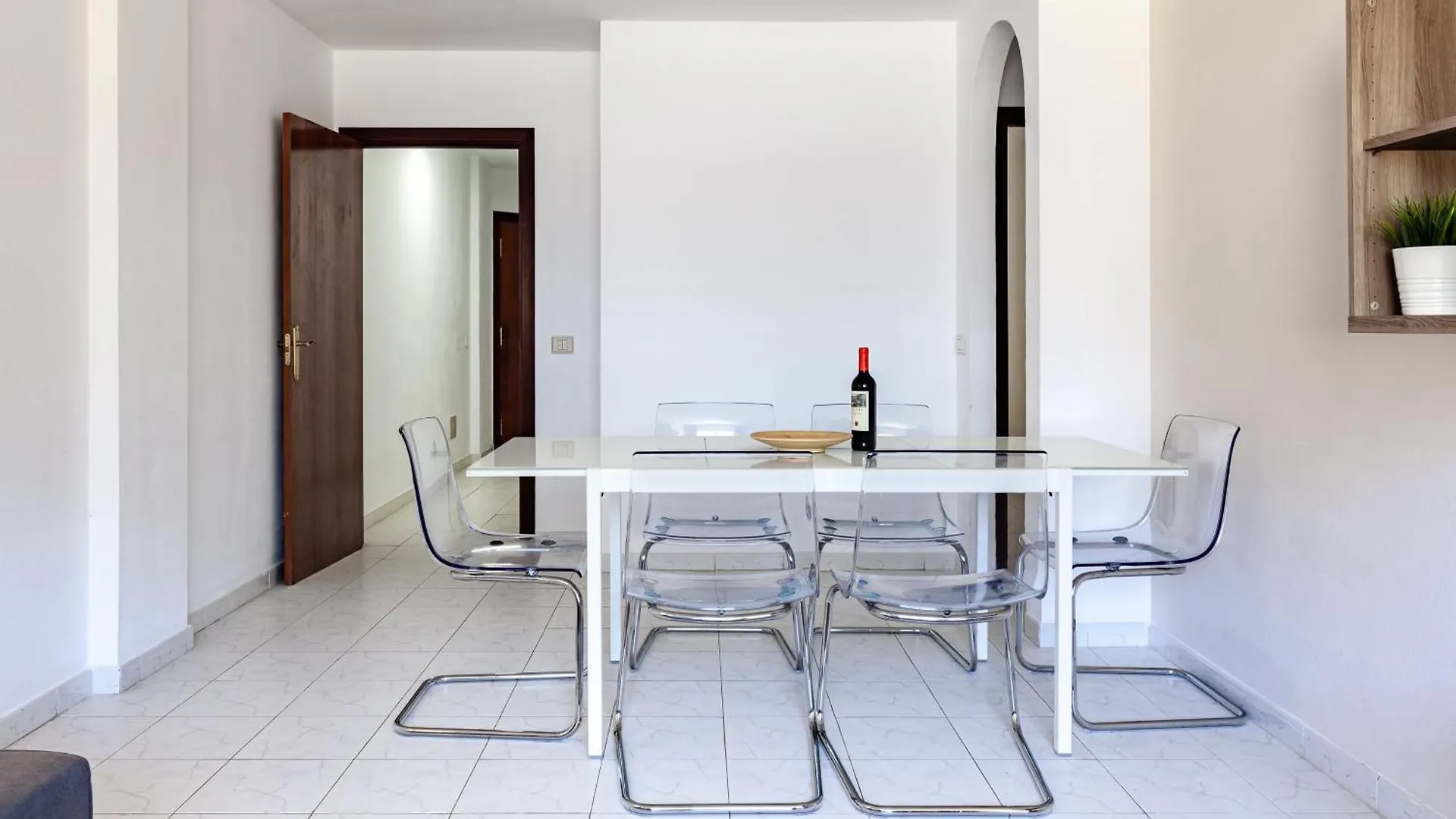 Modern Spacious 3 Bedroom Apartment Near The Beach El Medano  0*, El Medano (Tenerife) Spain