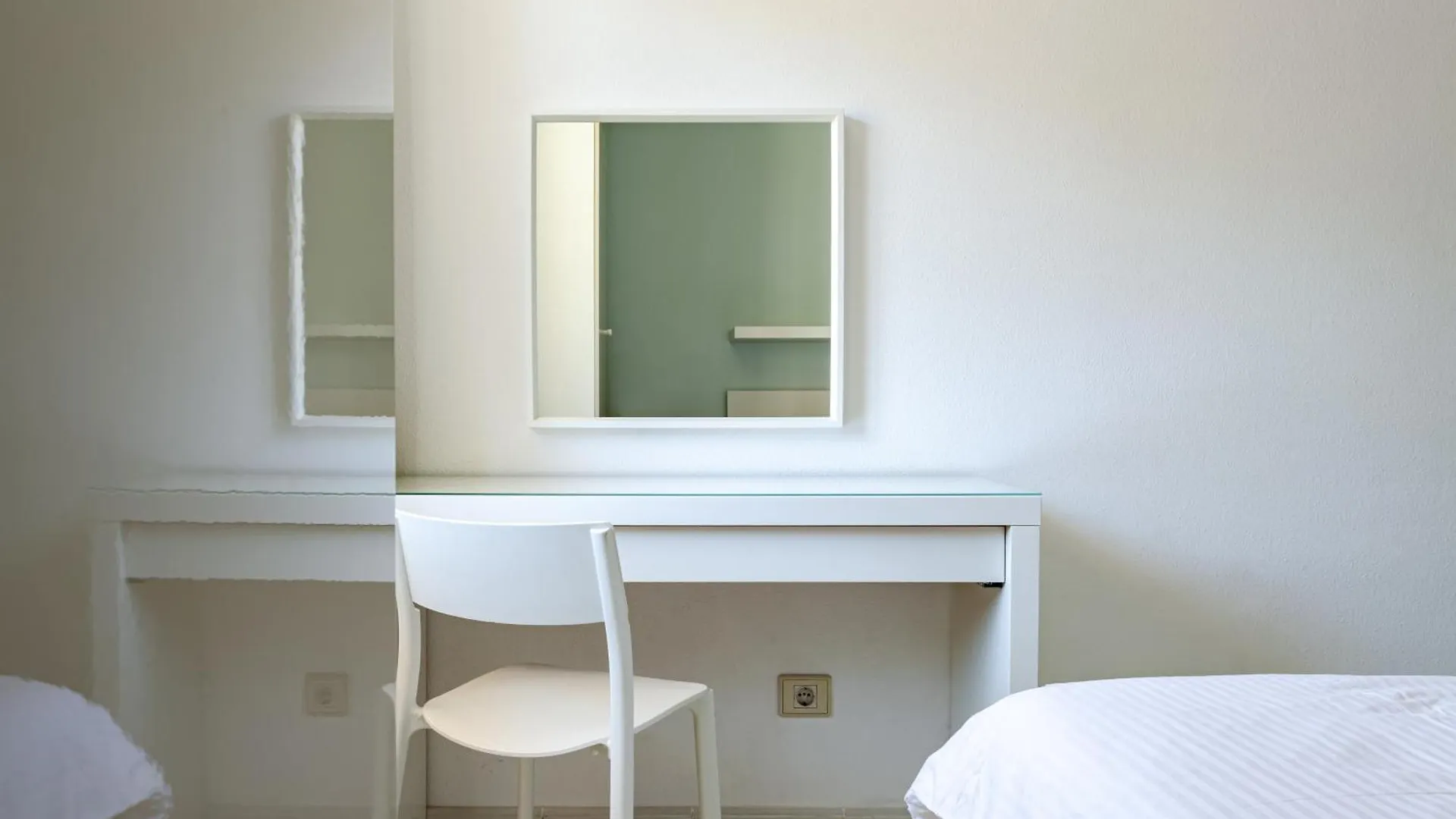 Modern Spacious 3 Bedroom Apartment Near The Beach El Medano