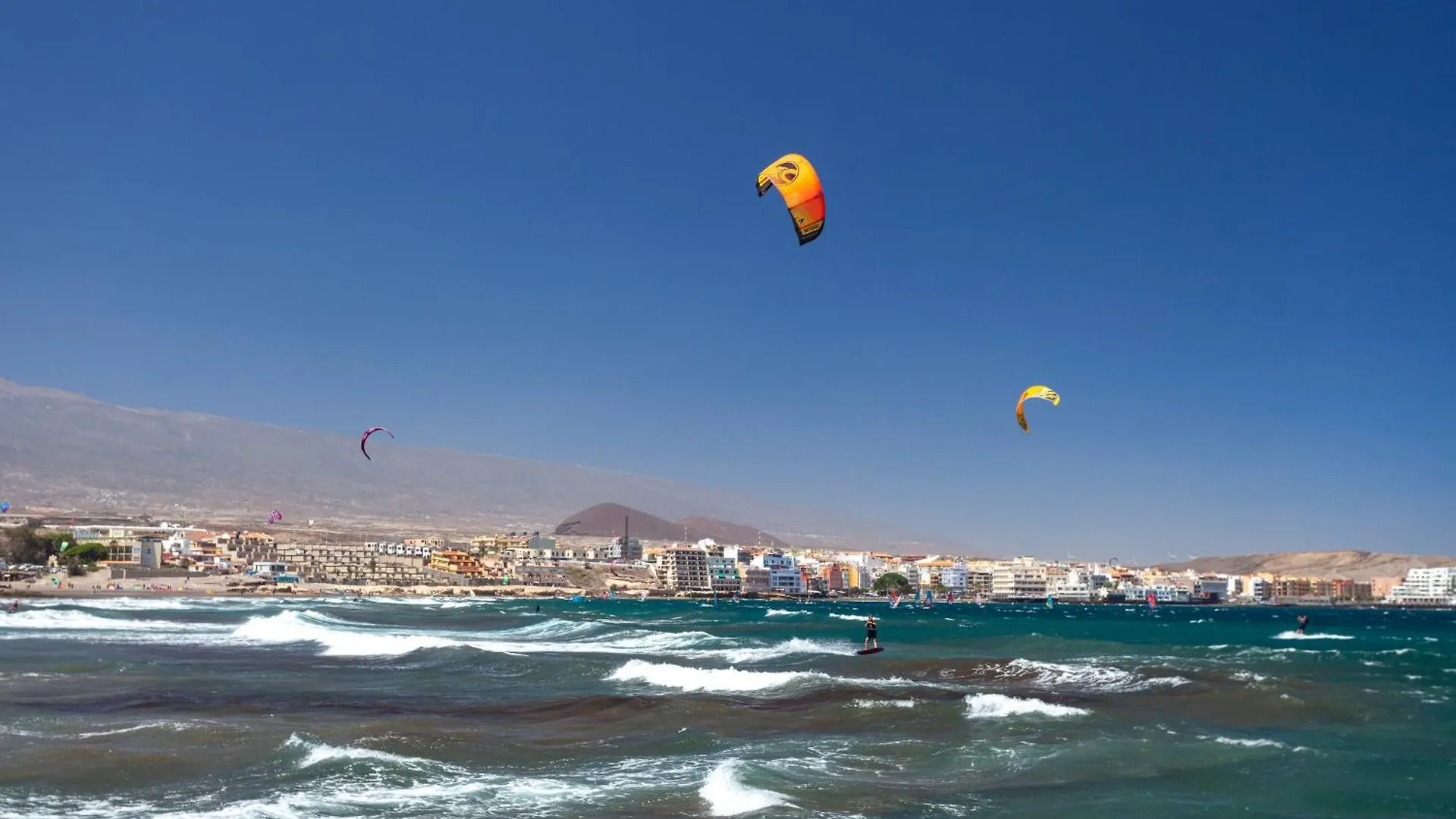 Modern Spacious 3 Bedroom Apartment Near The Beach El Medano