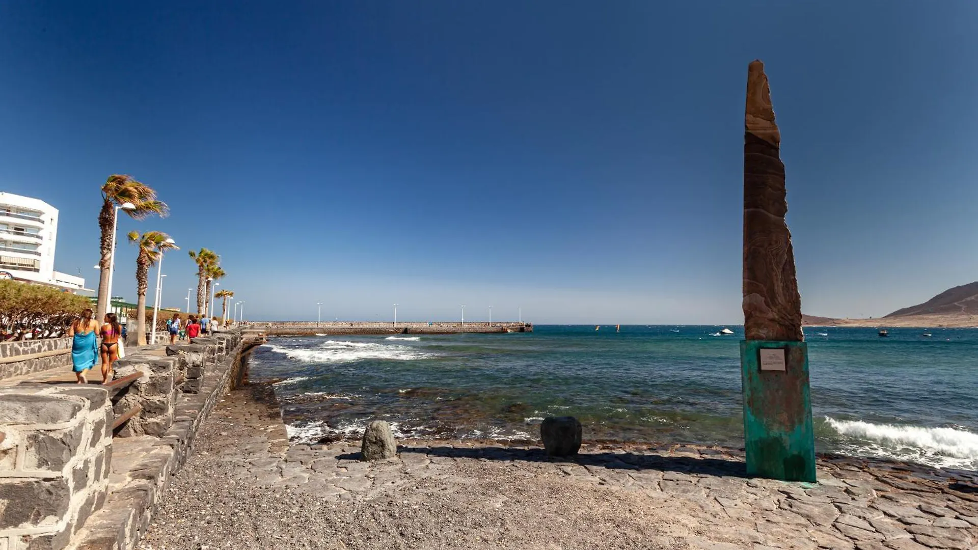 Modern Spacious 3 Bedroom Apartment Near The Beach El Medano  Spain