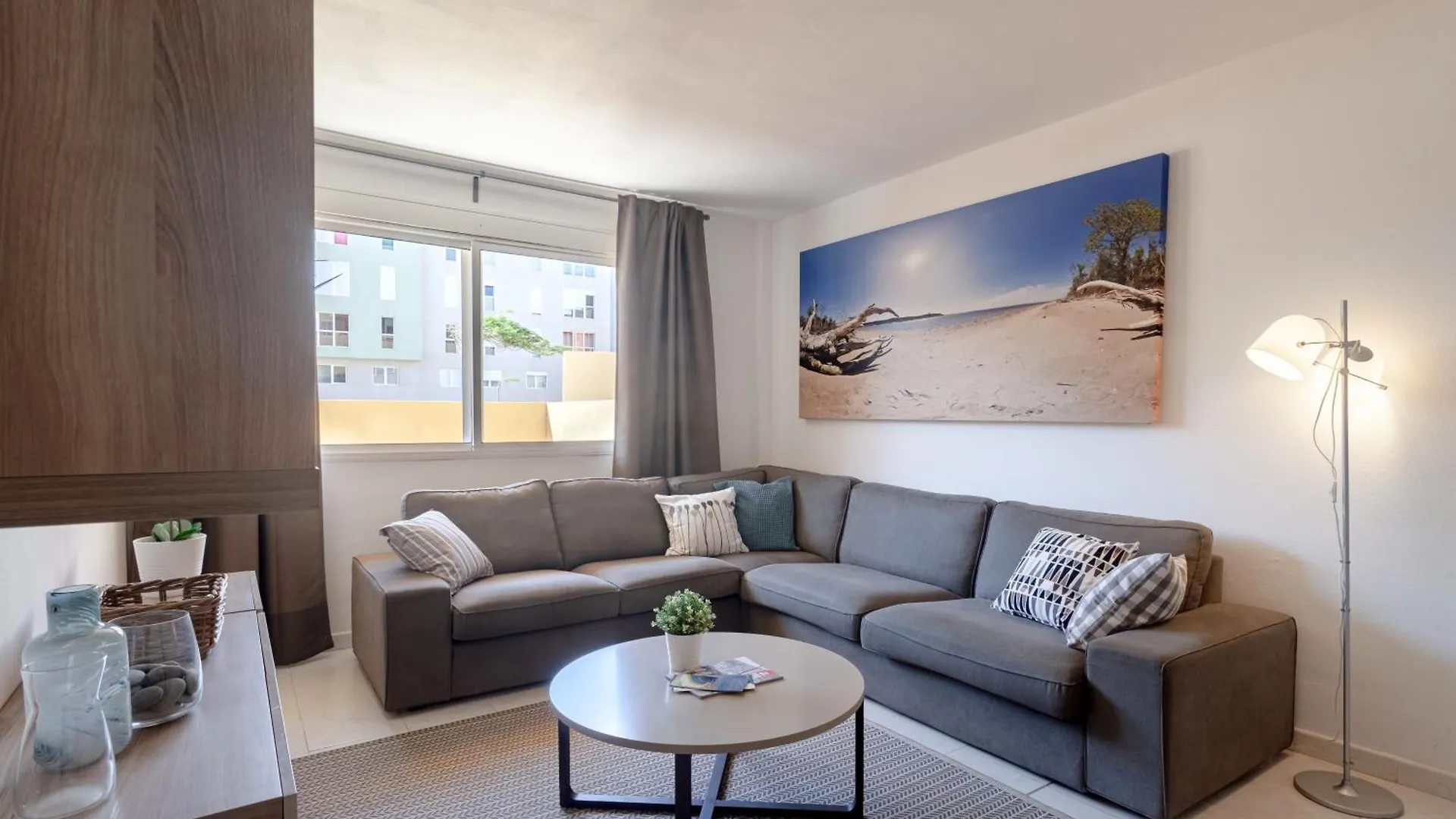 Modern Spacious 3 Bedroom Apartment Near The Beach El Medano  0*, El Medano (Tenerife) Spain
